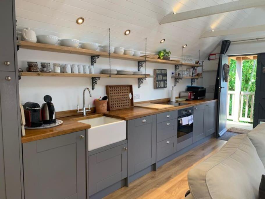 شقة The Coach House Alderbury المظهر الخارجي الصورة