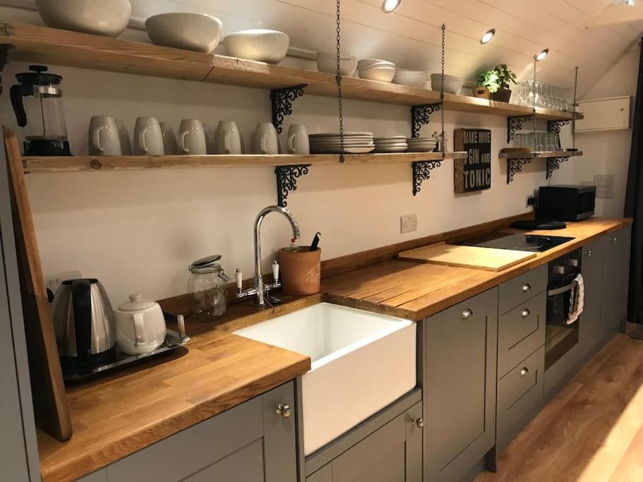 شقة The Coach House Alderbury المظهر الخارجي الصورة